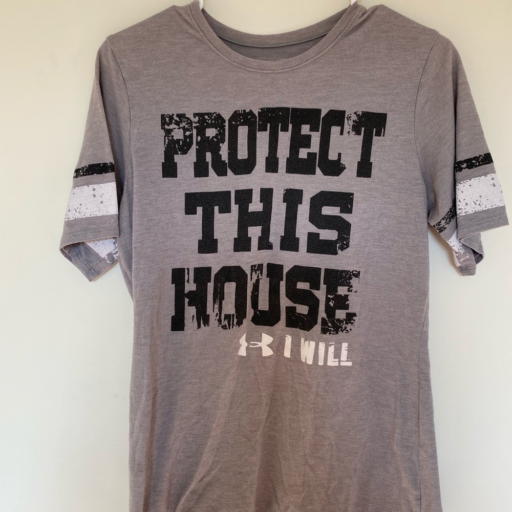SALE! Vintage Under armour protect this house t-shirt